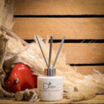 Diffuseur DJOY escapade eeen Cargue , notes de monoi et fleur d'Ylang Ylang , inspiré des vacances d'été en Camargue.